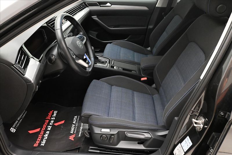 Volkswagen Passat 1,4 GTE 160 kW DSG Business Zá - fotka 13 z 32