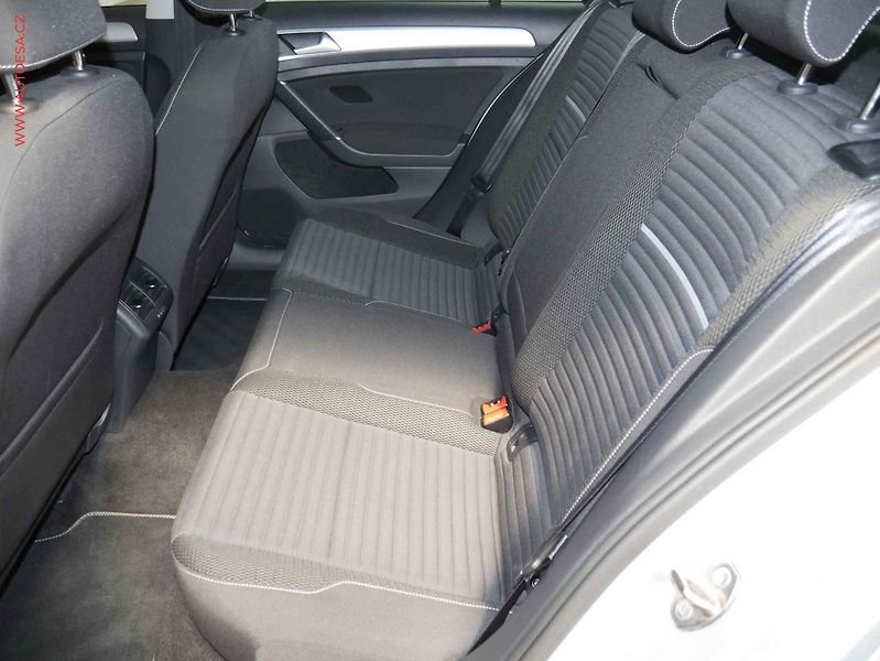 Volkswagen Golf (2015) 1.4 TSi R-Line, CUP - fotka 10 z 23