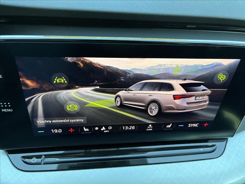 Škoda Octavia 2,0 TDI TAŽNÉ KEYLESS - fotka 20 z 31
