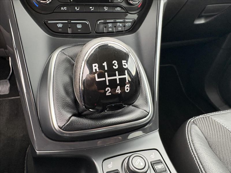 Ford Kuga 2,0 TDCi 120kW 4x4,Individual - fotka 11 z 41