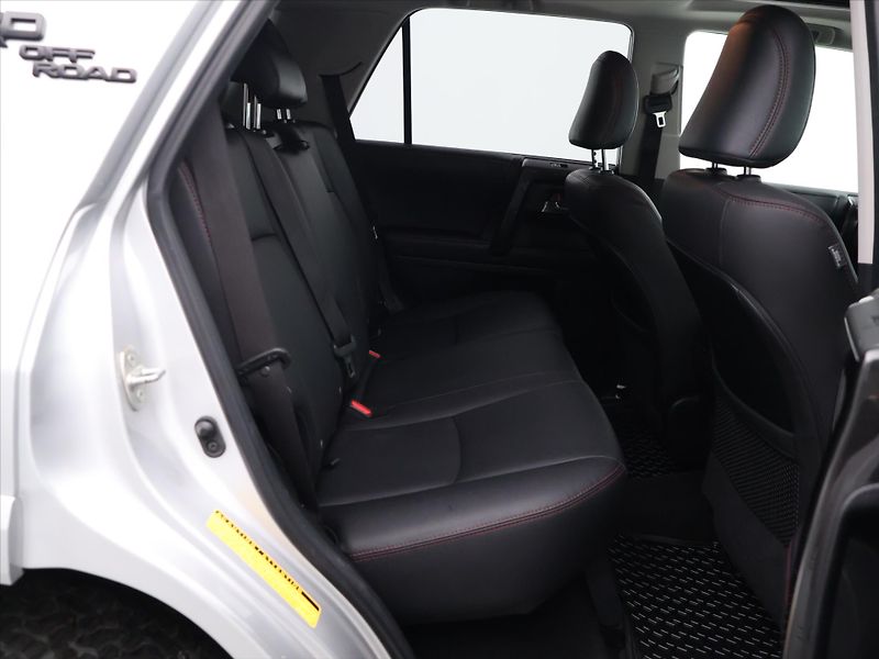 Toyota 4Runner 4,0 L V6 202kW 4WD AUT LED - fotka 13 z 28