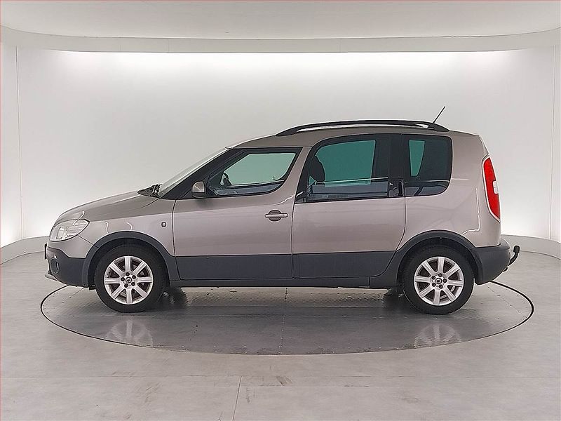 Škoda Roomster (2012) Scout 1.2 TSI, Serv.kniha - fotka 3 z 18