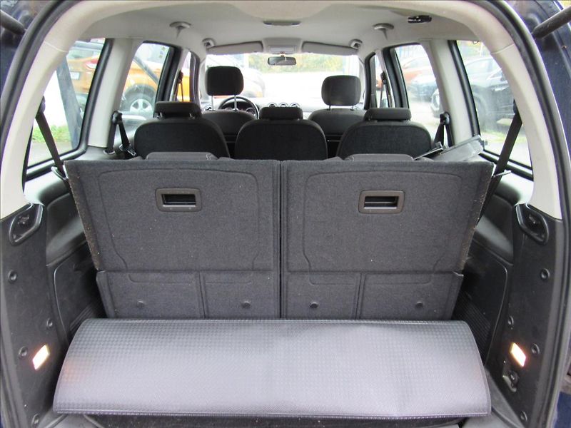 Ford Galaxy 2,0 i Comfort 107KW 7 Míst - fotka 25 z 27