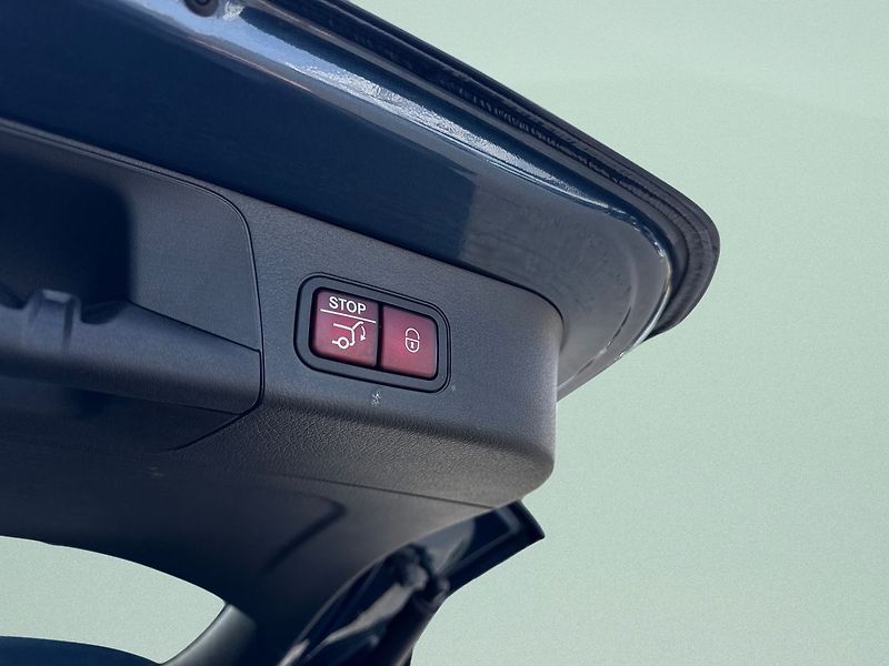 Mercedes-Benz EQB 300 4MATIC - fotka 21 z 21