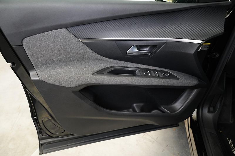 Peugeot 3008 - fotka 12 z 28