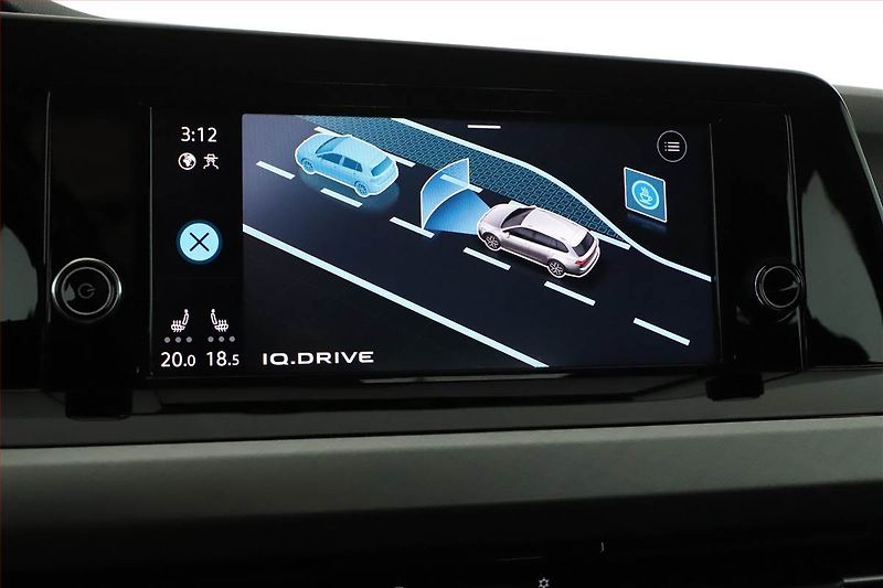 Volkswagen Golf (2021) Life 2.0 TDI, ČR,1.maj - fotka 18 z 20