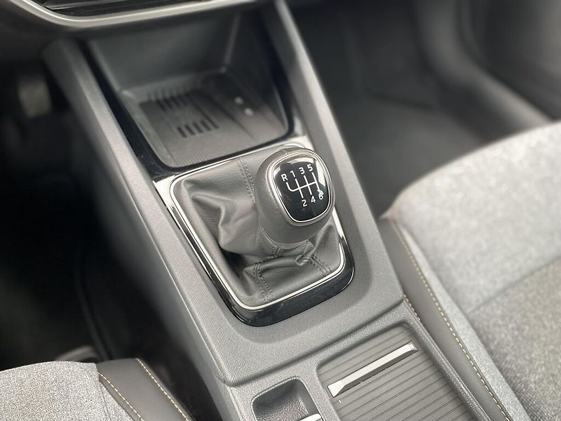 Škoda Octavia 1,5 TSI 110 kW Top Selection - fotka 22 z 27