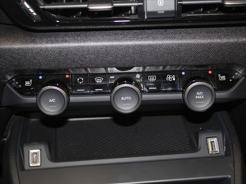 Citroën C4 1,2 PT 96kW AT Shine Výprodej! - fotka 16 z 25