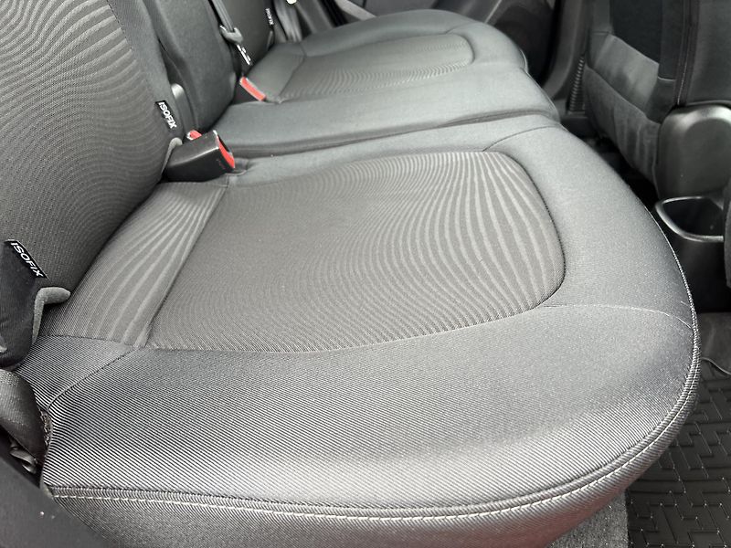 Hyundai i10 1.0i 49kw ABS KOUPENO V ČR - fotka 21 z 31