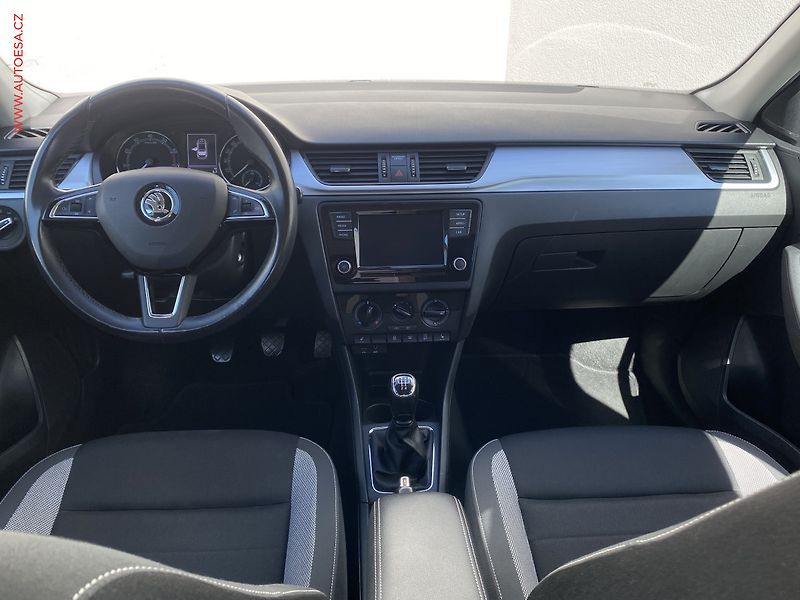 Škoda Rapid (2017) 1.0 TSI, ČR, AC, výhřev sed. - fotka 8 z 17