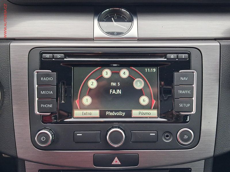 Volkswagen Passat (2012) 2.0TDI, DSG - fotka 16 z 23