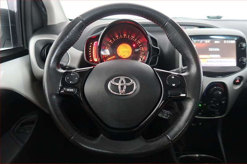 Toyota Aygo (2018) 1.0 VVT-i, Serv.kniha - fotka 15 z 18
