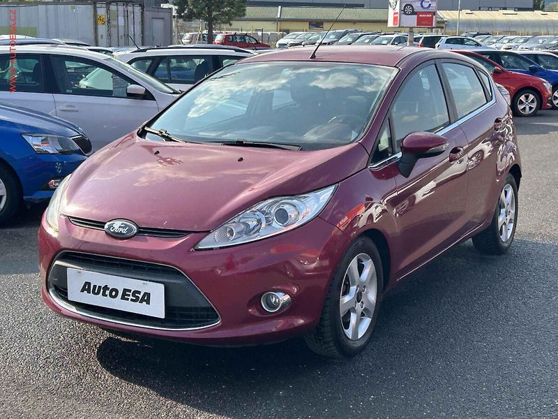 Ford Fiesta (2009) 1.4Ti-VCT, AC, výhřev sed - fotka 3 z 17