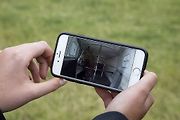 Díky aplikaci Cargo Sense mohou řidiči na dálku monitorovat stav přívěsu a nákladu prostřednictvím chytrého telefonu.