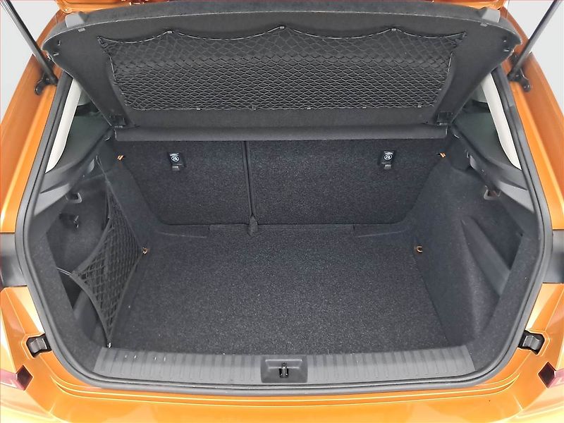 Škoda Kamiq (2025) Top Selection 1.0 TSI - fotka 14 z 17