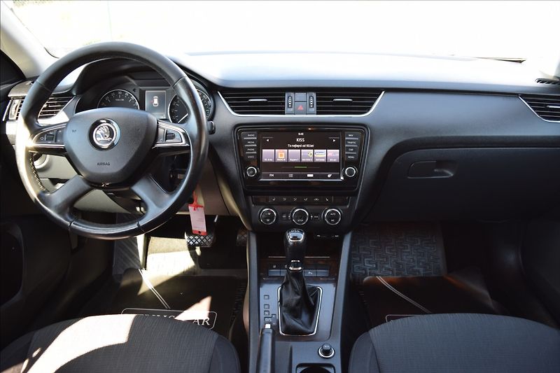 Škoda Octavia 2,0 TDI 110KW DSG TAŽNÉ NAVI - fotka 23 z 47