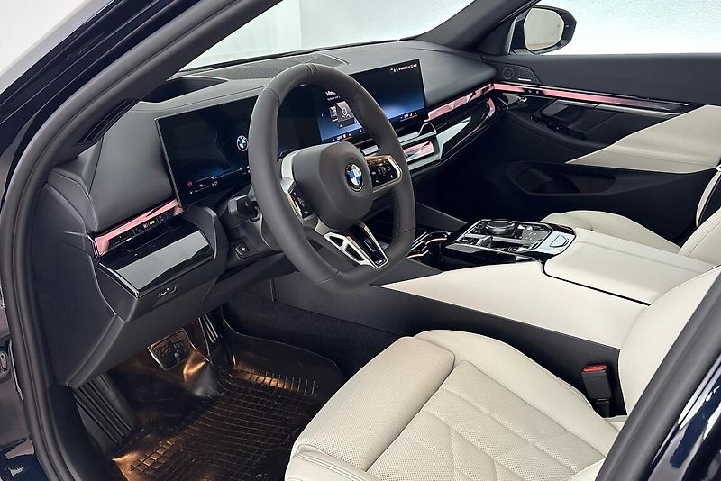 BMW Řada 5 540d xDrive Touring - fotka 6 z 16