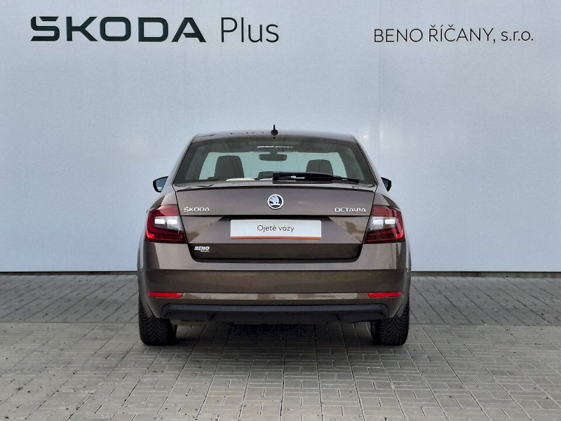 Škoda Octavia (2019) Style Plus DSG 2,0TSi 140kW - fotka 12 z 34