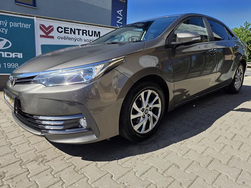 Toyota Corolla 1.6-AUTOMAT-NAVI-KAMERA - fotka 7 z 26