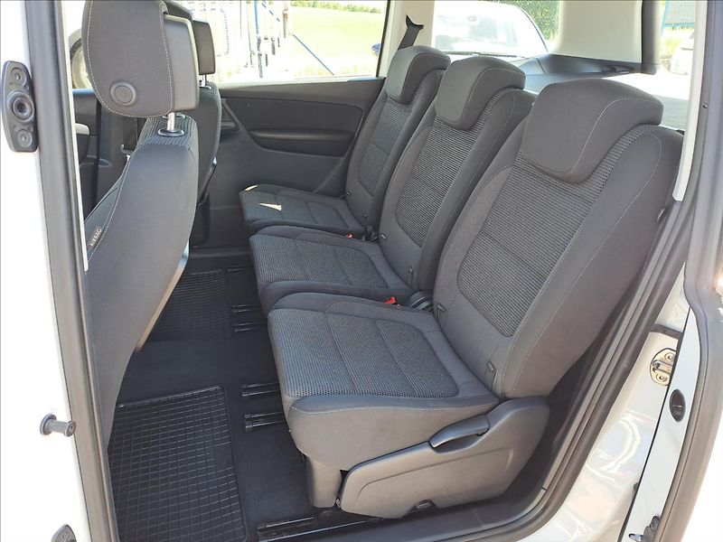 Volkswagen Sharan 2,0 TDI DSG NAVIGACE - fotka 6 z 18