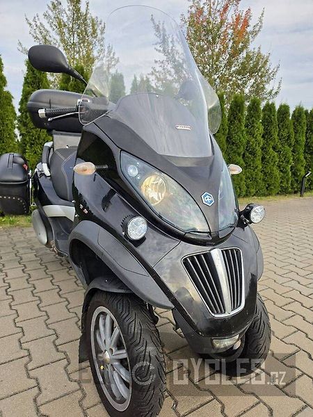 Piaggio MP3 250 LT (2009) - fotka 4 z 20