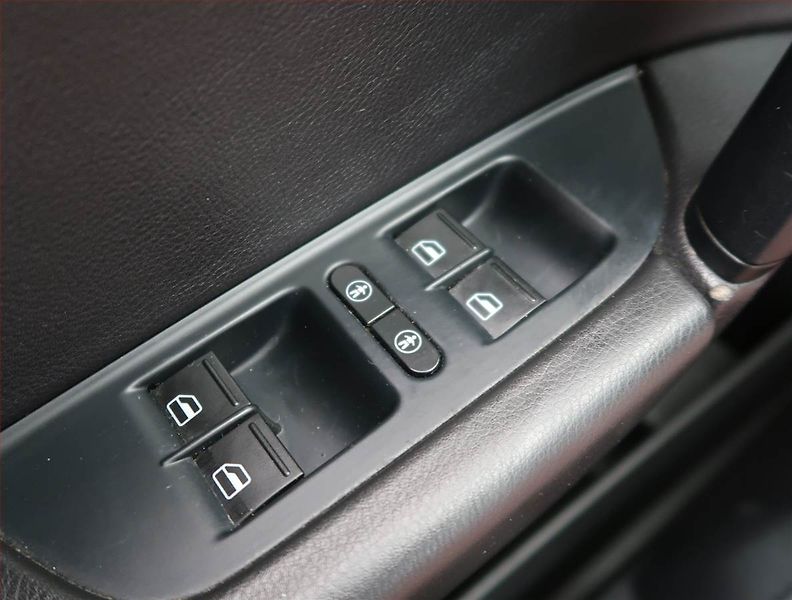 Volkswagen Touareg (2011) 3.0 TDI, 4X4, Automat - fotka 17 z 18