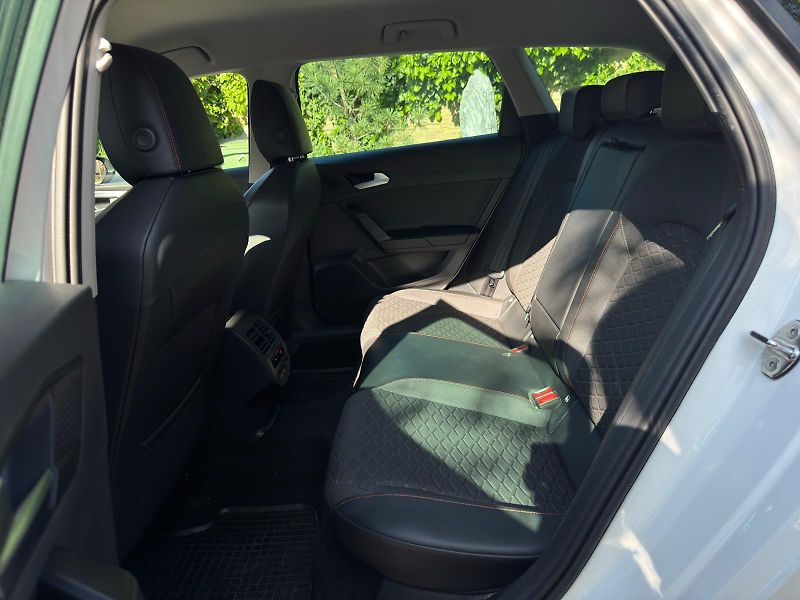 Seat Leon 2.0TDi FR DSG 150k 1.MAJIT. ČR - fotka 16 z 23
