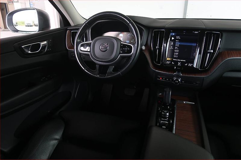 Volvo XC60 (2020) B4 AWD - fotka 7 z 17