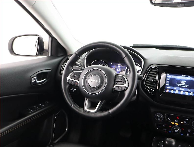 Jeep Compass (2019) 1.4 MultiAir, 4X4, Automat - fotka 7 z 25
