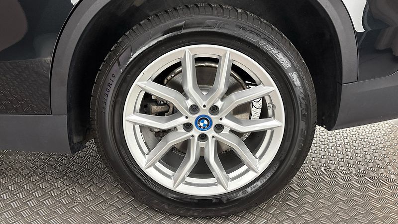 BMW X5 45e AUT xDrive - fotka 19 z 33