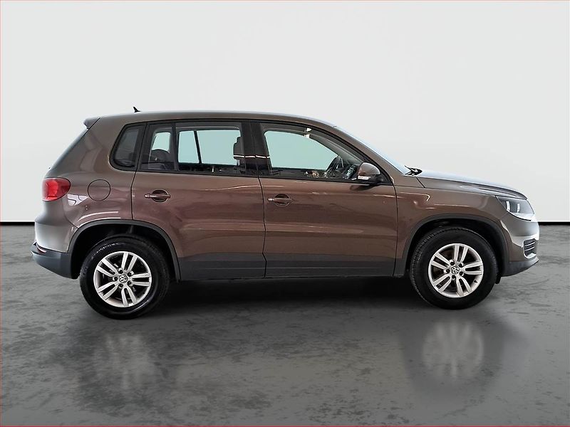 Volkswagen Tiguan (2012) 2.0 TDI, Serv.kniha - fotka 6 z 17