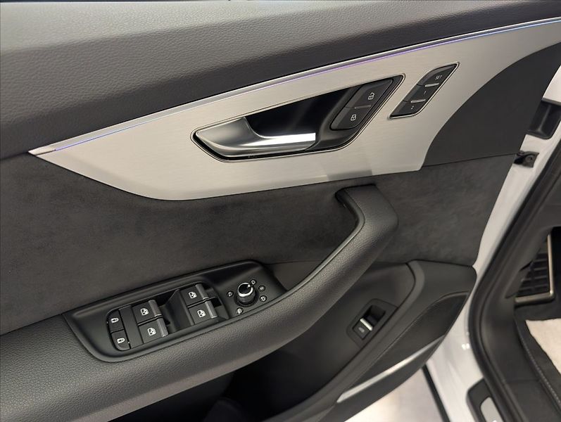 Audi Q7 3.0 TDI 50 s Line - fotka 14 z 35