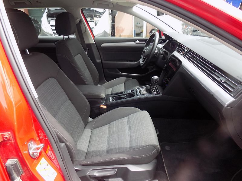 Volkswagen Passat 2,0 TDI DSG SUPERSTAV!!! - fotka 28 z 41