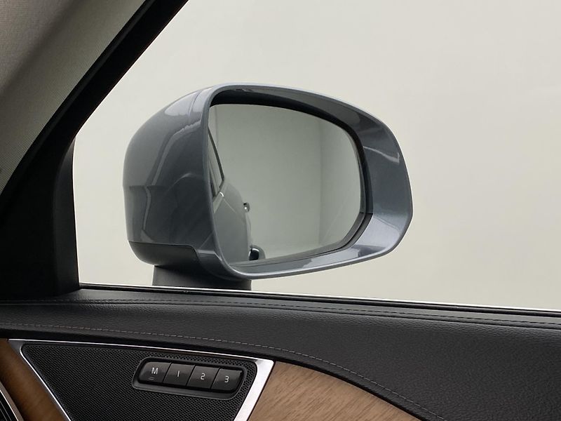Volvo XC90 D5 AWD INSCRIPTION REZERVACE - fotka 39 z 54