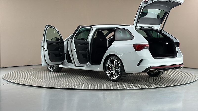 Škoda Octavia 2.0 TSI DSG RS Combi - fotka 7 z 26