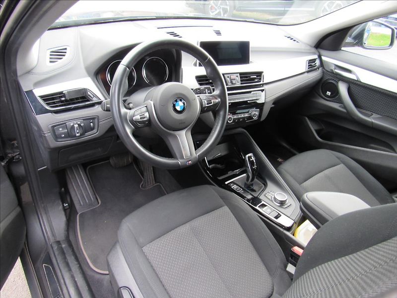 BMW X2 1,5 T sDrive 18I 103kW - fotka 9 z 33