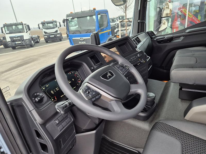 MAN TGL TRAKTOR NOSIČ KONTEJNERU - fotka 5 z 21