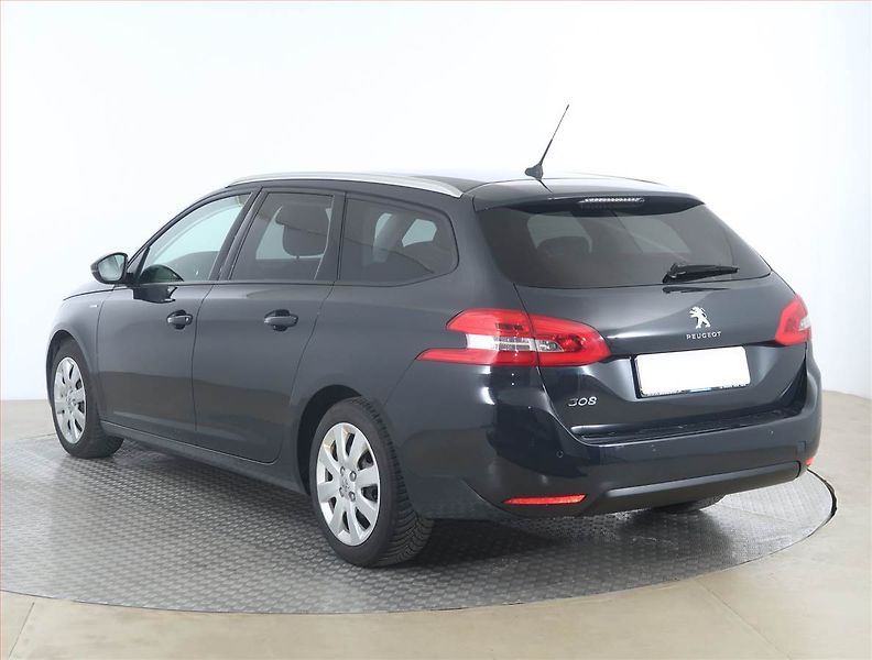Peugeot 308 (2019) 1.2 PureTech, Serv.kniha - fotka 4 z 17