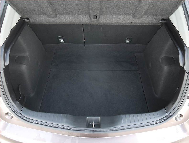 Honda Civic (2012) 1.4 i-VTEC, Tempomat - fotka 13 z 18