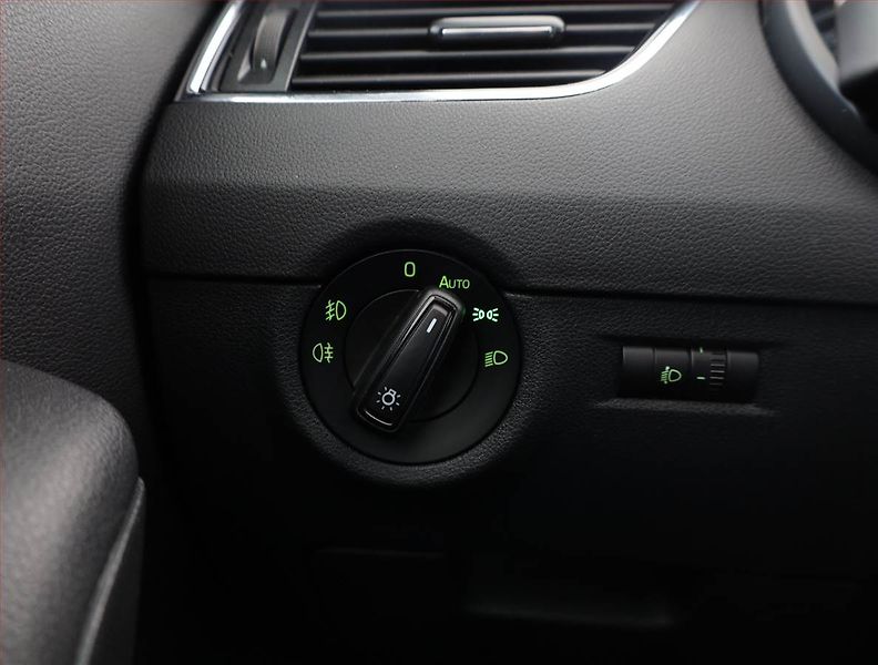 Škoda Octavia (2016) Ambition 1.6 TDI, Automat - fotka 14 z 17