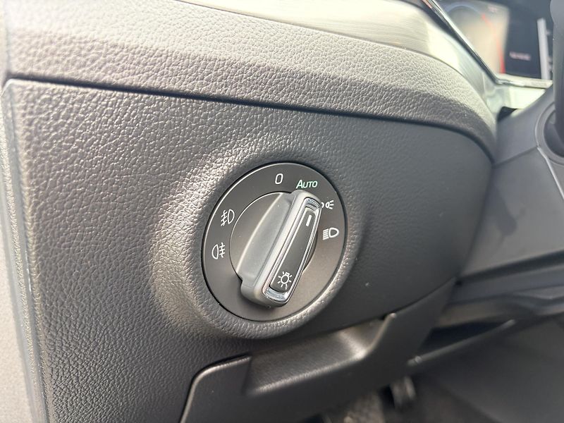 Škoda Superb 2.0TDI 147KW DSG MATRIX 4x4 - fotka 15 z 44
