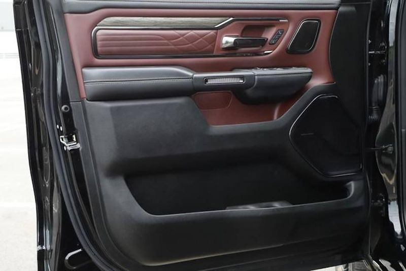 Dodge RAM (2026) HEMI V8, Limited, RAMBOX, 26 - fotka 15 z 17