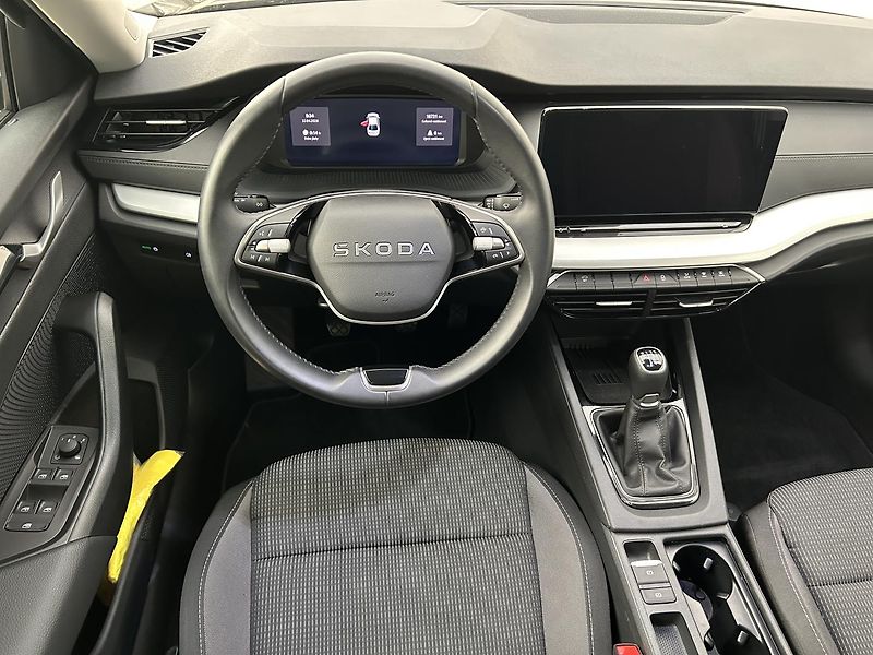 Škoda Octavia 1.5 TSI Selection - fotka 5 z 25