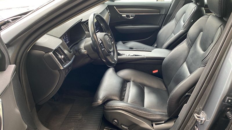 Volvo V90 Cross Country, D5 AWD Drive-E, - fotka 5 z 32