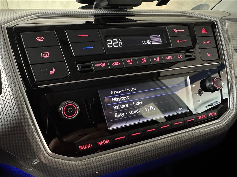 Volkswagen e-up! 61kW Style LED Kamera APP - fotka 31 z 45