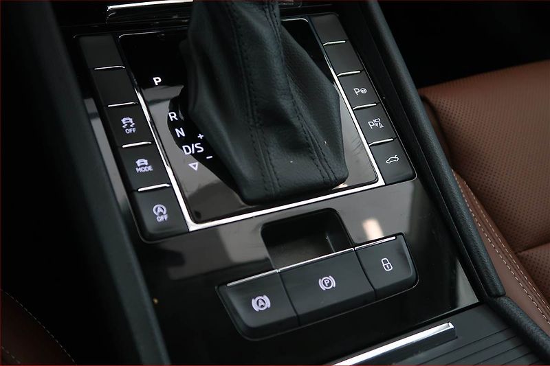 Škoda Superb (2023) Laurin&Klement 2.0 TDI - fotka 16 z 21