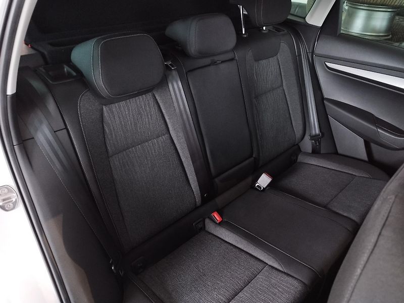 Škoda Karoq (2019) 1,6TDi 85KW DSG LED NAVI ALU - fotka 13 z 34