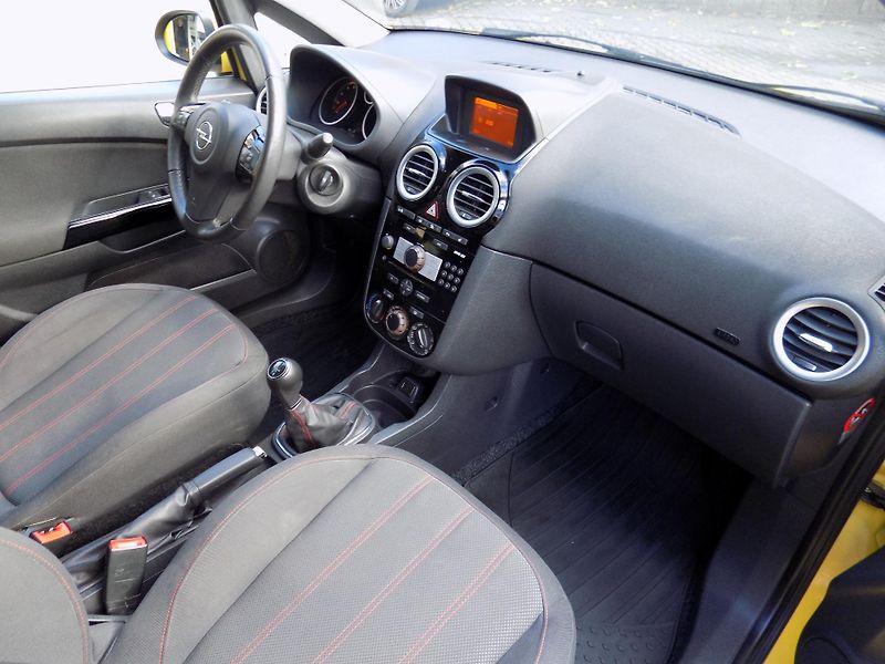 Opel Corsa (2014) 1.2 16V - fotka 10 z 12