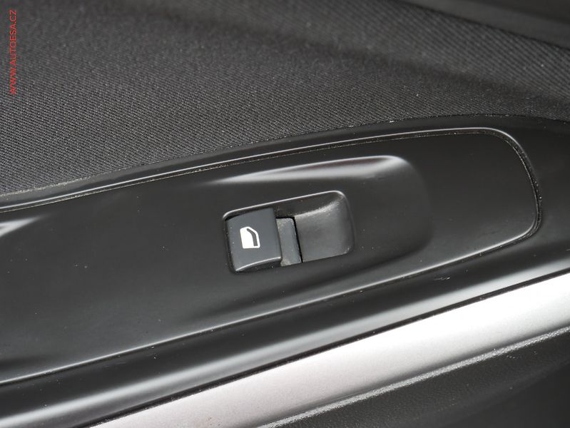 Opel Grandland X (2019) 1.2PT, 1.maj,ČR, navi, autoAC - fotka 12 z 17