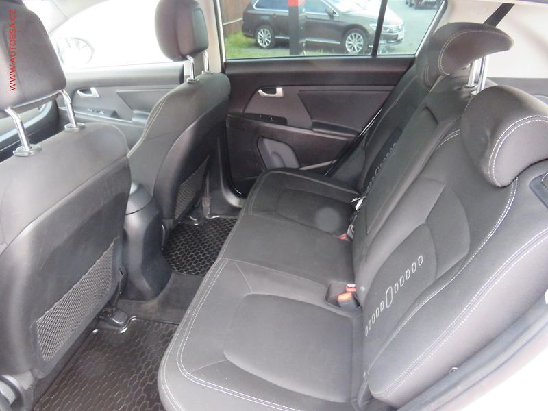 Kia Sportage (2014) 1.6GDi, 2.maj,ČR, AC - fotka 12 z 22
